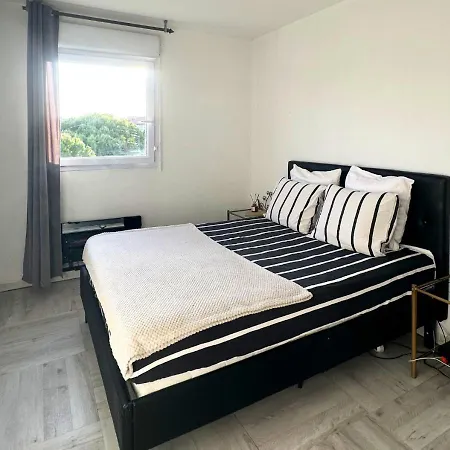 T3 Lumineux Climatise - Piscine, Garage & Wifi Apartment